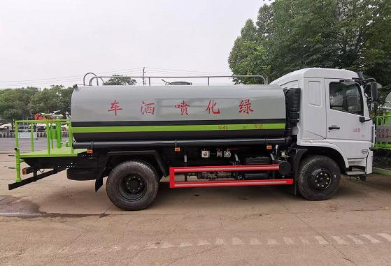 东风专底D3L 12吨洒水车